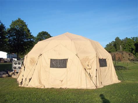 MILITARY SURPLUS TENT BASE- X 6D31 TAN "EASY UP" 31'x31' SURPLUS ARMY ...