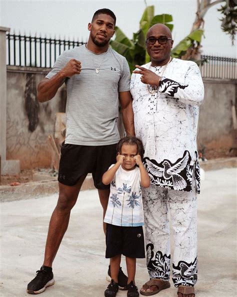 Anthony Joshua shares beautiful 3 generation photo with his father and son