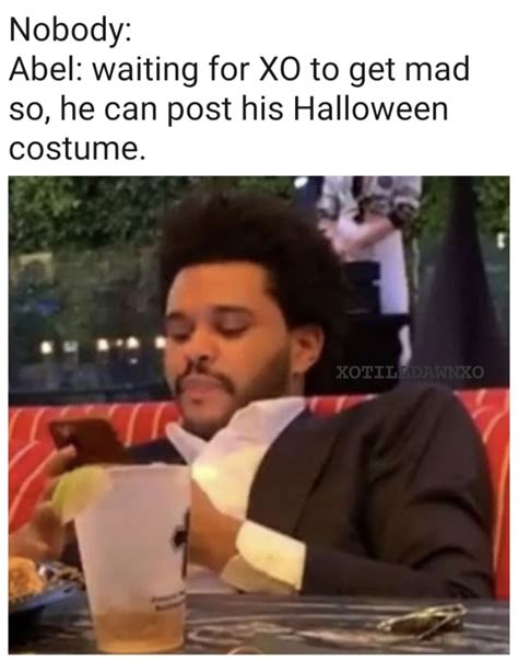 He's always late in posting his costume. 🤡🤡🤡 : r/TheWeeknd