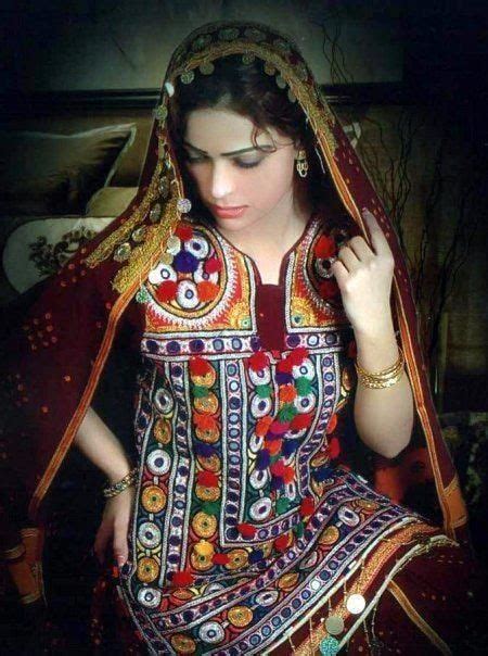 Sindh costume and colorful design added new dimension to Pakistani ...