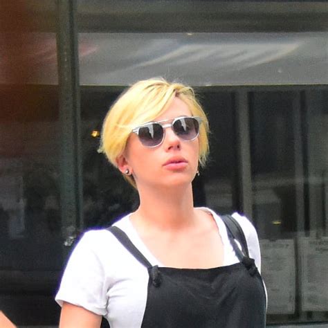 Pregnant Scarlett Johansson's Short Haircut | POPSUGAR Beauty