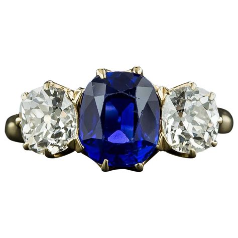 Kashmir Purple and Blue Sapphire Ring For Sale at 1stDibs