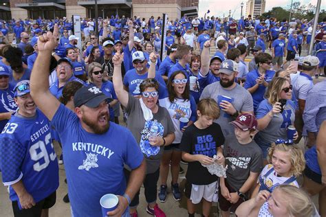 Kentucky sets attendance policy for Kroger Field