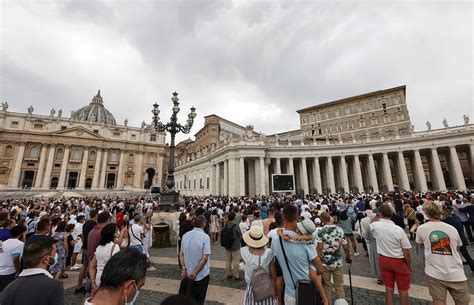 From friendships to slogans, the Vatican makes its mark at the Tokyo ...