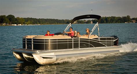 R Series Performance Pontoon Boats by Bennington | Pontoon boat, Boat, Pontoon