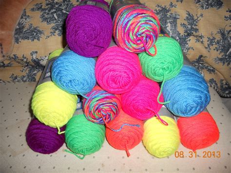 Charlotte's Web: Neon yarn