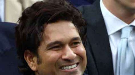 Adhyayan gets autographed bat from Sachin Tendulkar