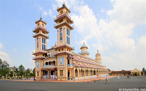 Vietnam: Cao Dai temple in Tây Ninh