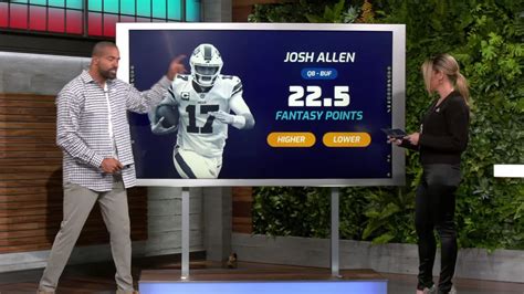 Projecting Buffalo Bills quarterback Josh Allen's point total vs. Patriots | 'NFL Fantasy Live'