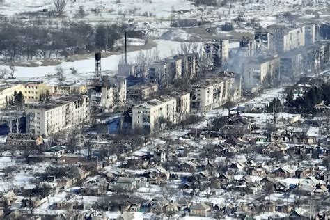 Drone footage shows the utter devastation of Bakhmut and the scale of Putin's madness ...