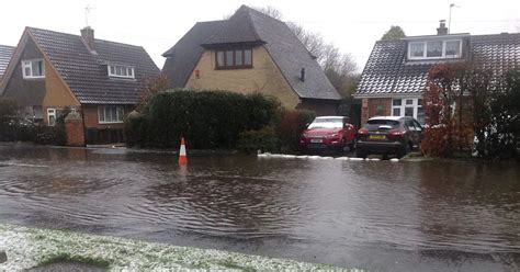 Road closed due to flooding as heavy rain hits Derby and Derbyshire - Derbyshire Live