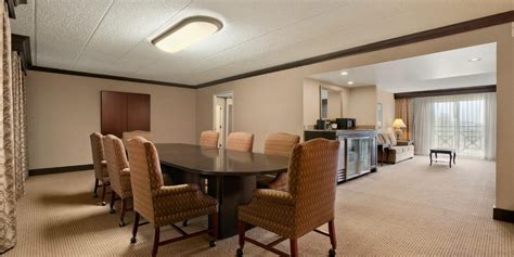 Embassy Suites Philadelphia Airport (Philadelphia, PA): What to Know ...