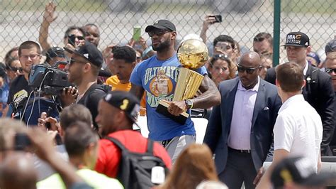 Lebron James brings NBA title home to Cleveland - ABC7 San Francisco