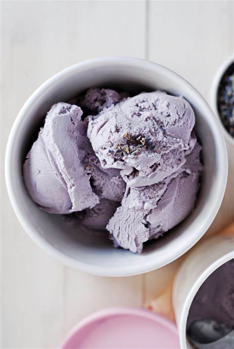 Lavender Blackberry Ice Cream - The Charming Detroiter