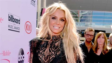 Britney Spears secures $15 million book deal