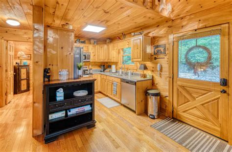 This Blue Ridge Mountain Cabin has 3 Levels of Decks + a Hot Tub and Game Room! | Blue Ridge, GA ...