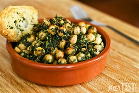 Espinacas con Garbanzos - Spanish Recipes by ParTASTE