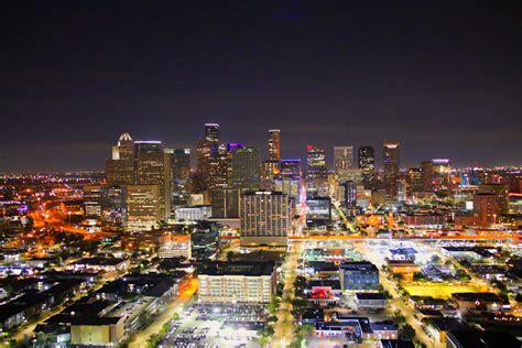 Downtown at night : r/houston