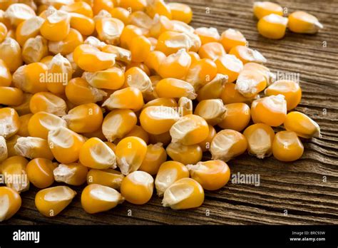 Whole kernel corn Stock Photo - Alamy