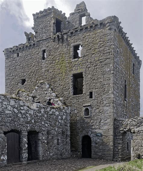 12 Fascinating Facts About Dunnottar Castle