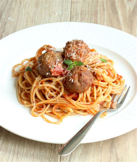 Italian Spaghetti with Meatballs - The Petite Cook