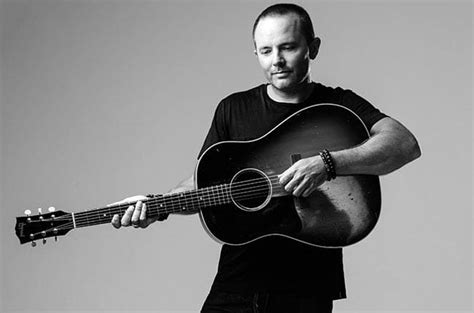 10 Best Chris Tomlin Songs of All Time - Singersroom.com