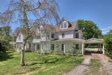 Victorian Farmhouse Steeped in Greenport History