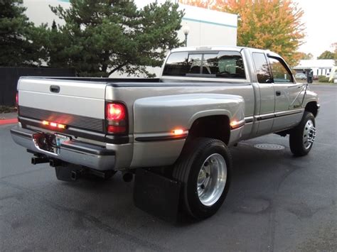 1999 Dodge Ram 3500 Laramie SLT/ 4x4 / 5.9L Diesel / MANUAL/ DUALLY