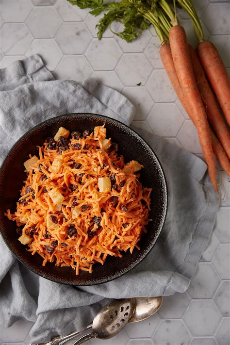 Carrot Salad With Raisins | RecipeLion.com