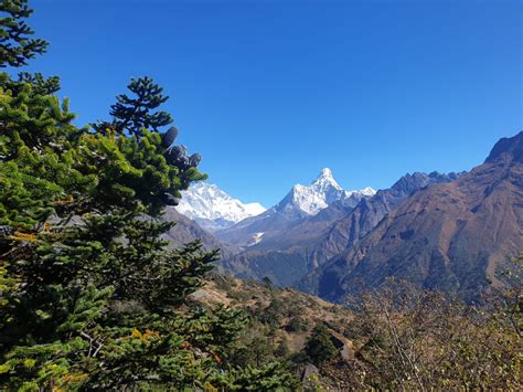 First views of Ama Dablam! - Madison Mountaineering