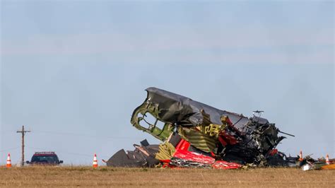 Video: Officials give update after Dallas air show plane crash