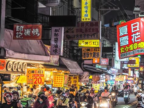 A Guide to Feasting at Fengchia Night Market in Taichung - Spiritual Travels