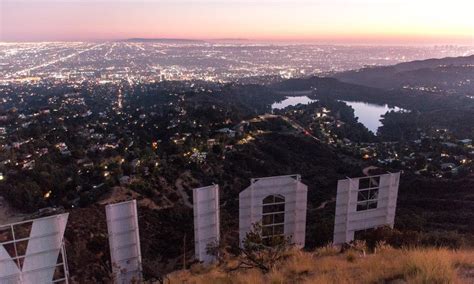 Hollywood Sign Hike: Super Easy 1 - Hour Sunset Hike With Views On LA