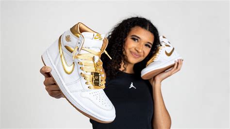 Air Jordan 1 Retro High OG "Metallic Gold"