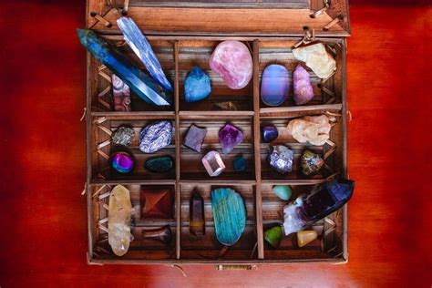 BEST ROCK COLLECTION BOX (5 Rock Display Cases With Reviews)