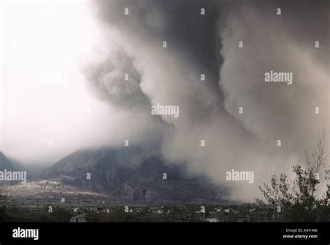 montserrat volcano eruption 1997 Stock Photo - Alamy