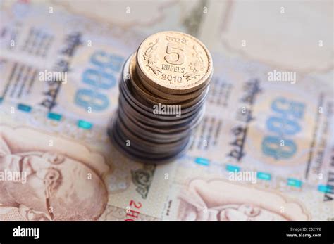 500 rupee hi-res stock photography and images - Alamy