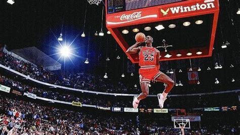 A never before seen angle of Michael Jordan's iconic 1988 free throw ...