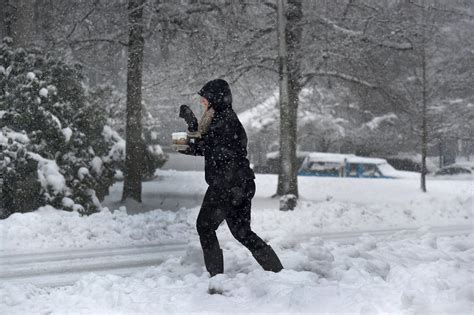 Snow in Hawaii, Flood Watches and Ice: Winter Weather Hits Much of the ...