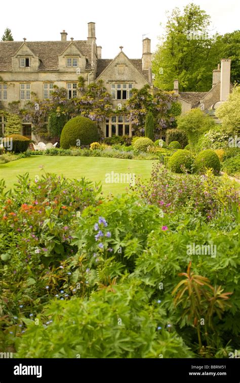 Barnsley house garden hi-res stock photography and images - Alamy