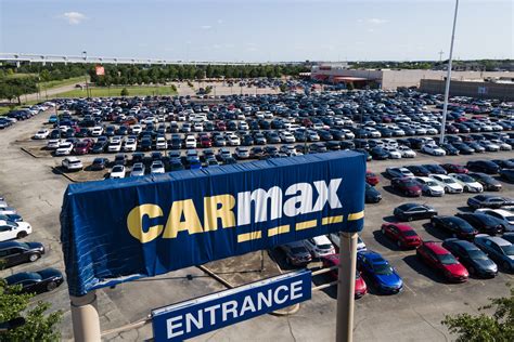 CarMax (KMX US) Share Price Sinks as Profits Fall Short of Analyst Expectations - Bloomberg