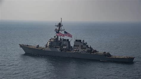 Chinese Navy chases off US destroyer – military — RT World News