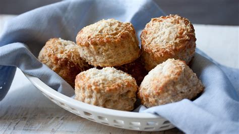 Wholemeal cheese scones