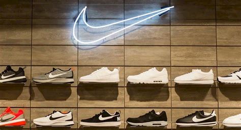 Nike Logo and Its History | LogoMyWay