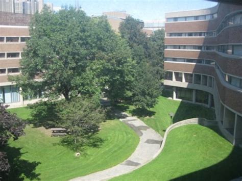 University of Toronto - New College Residence - Toronto, Canada - HostelsCentral.com | EN