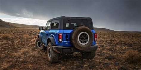 Which 2023 Ford Bronco Configuration Is Best for Off-Roading Enthusiasts?