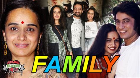 Shivangi Kolhapure Family With Parents, Husband, Sister, Son & Daughter ...