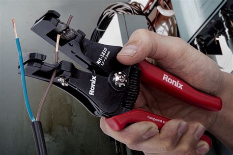 5 Essential Wiring Tools for Electricians | Ronix Mag