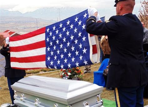 Who Receives the Burial Flag After a Veteran’s Funeral? - Real American ...