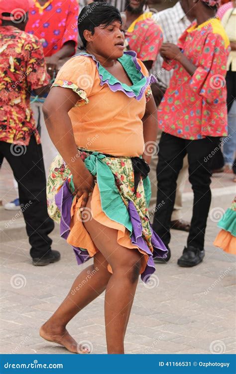 Jamaican Street Performer editorial photo. Image of dancing - 41166531